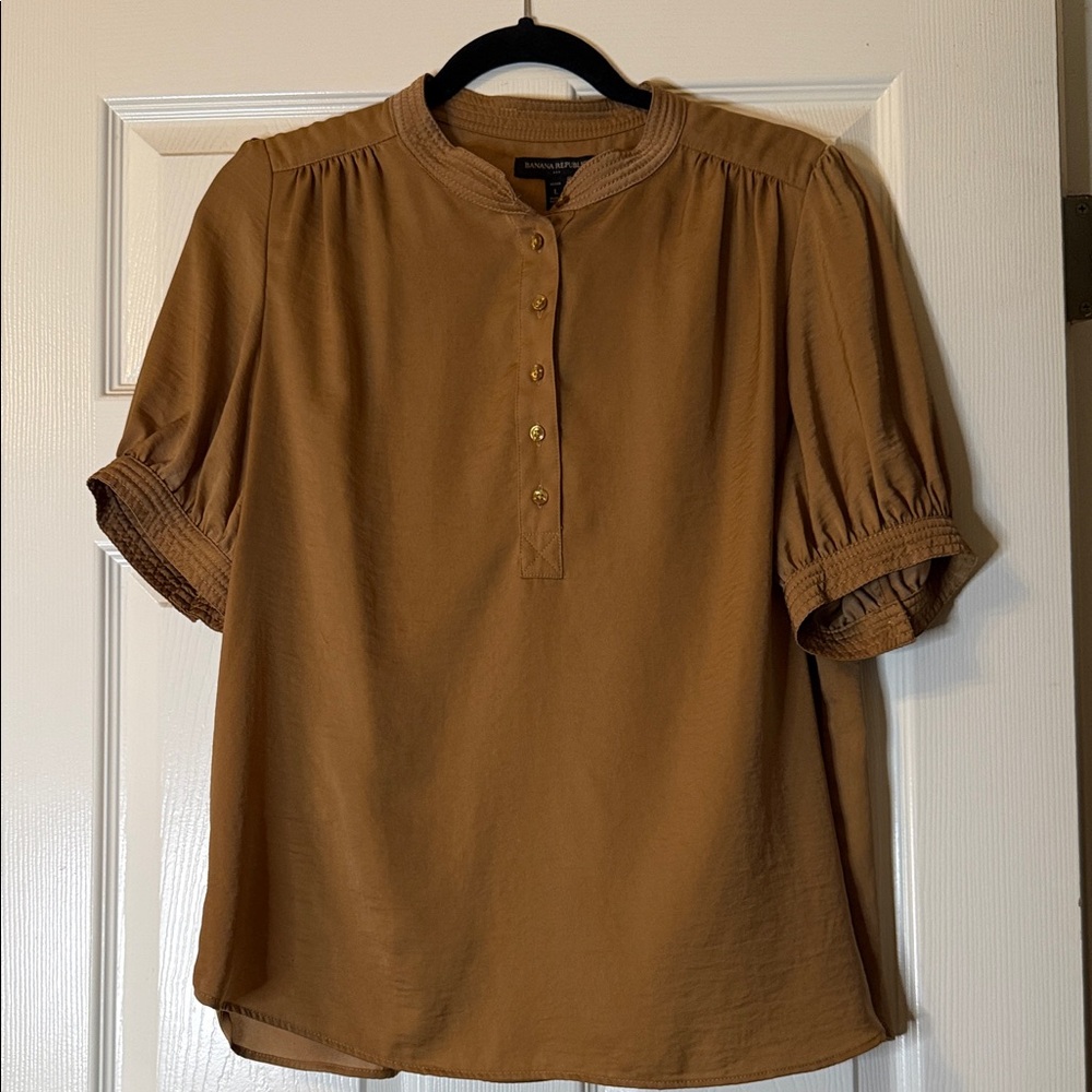 Camel Split Button-Up Women's Blouse